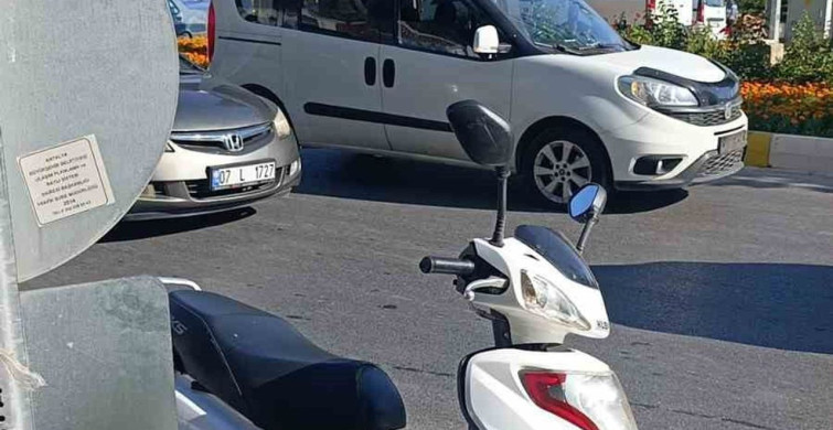 Hafif ticari araç ile motorlu bisiklet çarpıştı: 1 yaralı