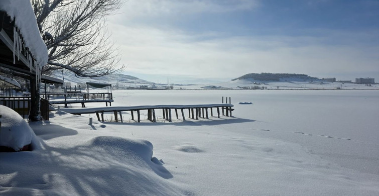 Hafik Gölü'nde Buzlanma