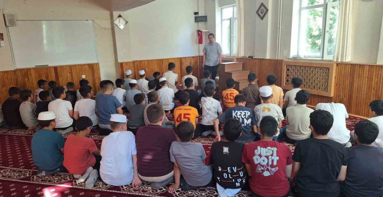Hafızlık öğrencilerine teknoloji bağımlılığı semineri düzenlendi