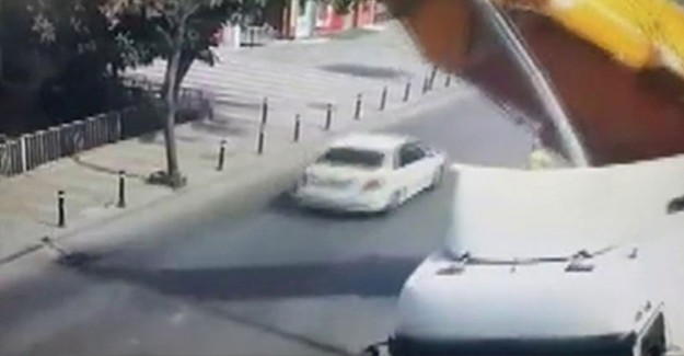 Hafriyat Kamyonu Devrildi, Sürücü Son Anda Kurtuldu