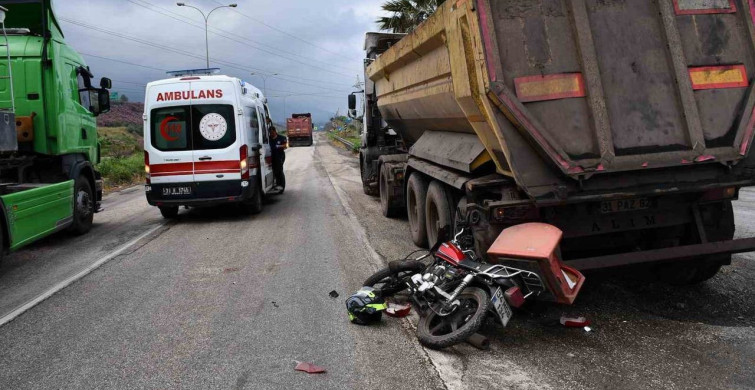 Hafriyat Kamyonuyla Çarpışan Motosiklet Sürücüsü Yaralandı