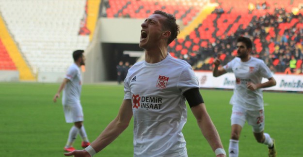 Hakan Arslan: 'Roberto Carlos Benim İçin Bir Duvar Yaptırdı'