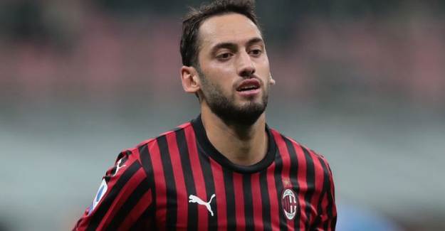 Hakan Çalhanoğlu Milan'dan Ayrılıyor