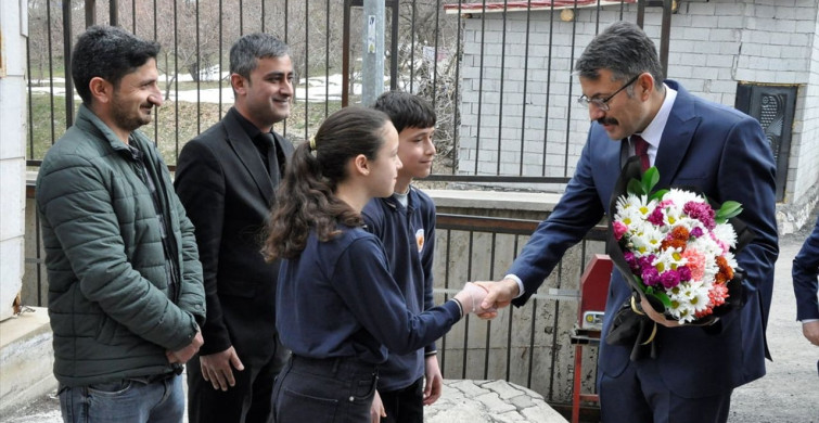 Hakkari Valisi Ali Çelik'ten Veda Ziyaretleri