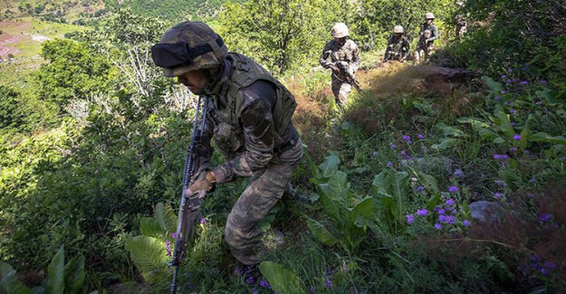 Hakkari'de 4 Terörist Etkisiz Hale Getirildi 