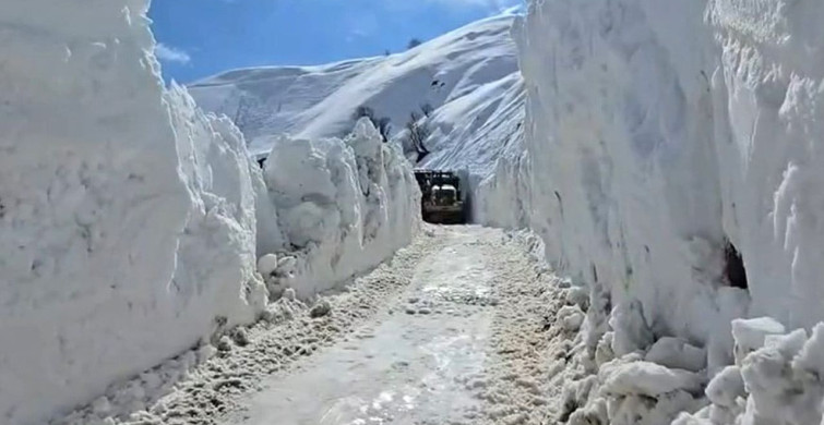 Hakkâri'de Aktoprak Yolunda Çığ Temizleme Çalışmaları Tamamlandı
