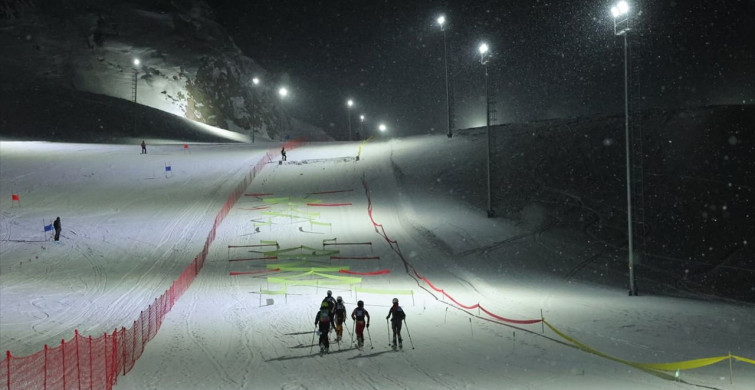 Hakkari'de Dağ Kayağı Türkiye Şampiyonası Gerçekleştirildi