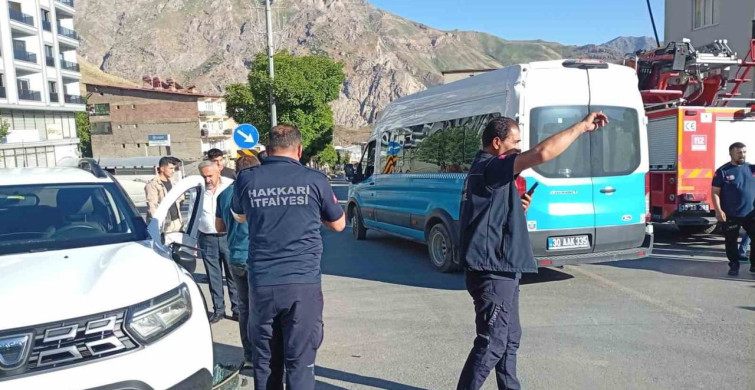 Hakkari'de iki aracın çarpıştığı kazada 1 kişi yaralandı