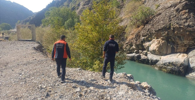 Hakkari'de Kaybolan Genç İçin Arama Çalışmaları Devam Ediyor Hakkari'de Kaybolan Genç İçin Arama Çalışmaları Devam Ediyor