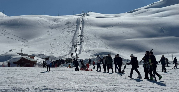 Hakkari'de Mergabütan Kayak Merkezi'nde Yoğun Hafta Sonu