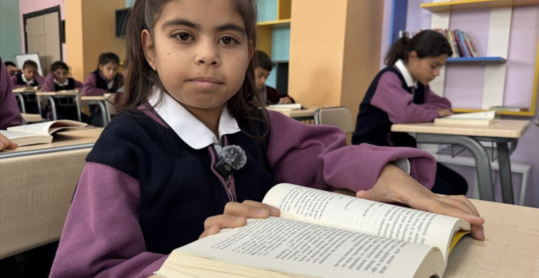 Hakkari'de Öğrenciler ve Öğretmenler, 6 Köy Okulunu Kitaplarla Donattı