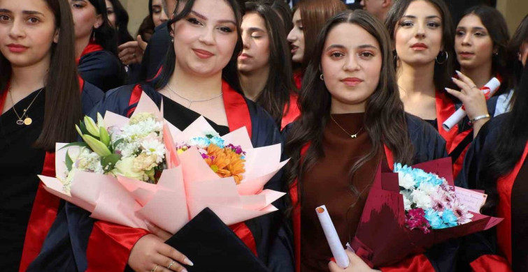 Hakkari'de Öğrencilerin Mezuniyet Coşkusu