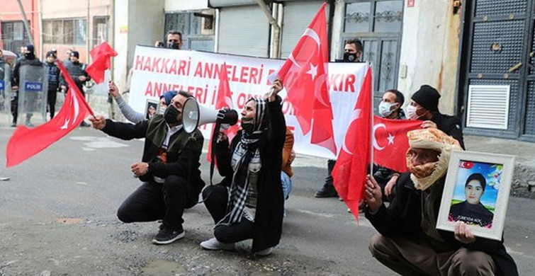 Hakkari'de PKK'nın Çocuklarını Kaçırdığı Ailelerin Acısı Yürek Parçalıyor