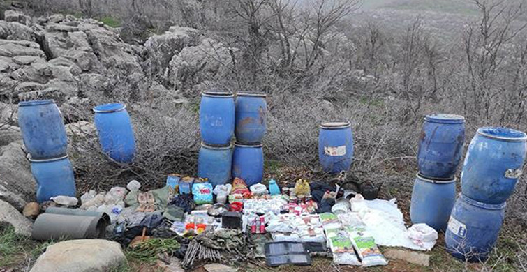 Hakkari'de PKK'ya Ait Yaşam Malzemeleri Ele Geçirildi
