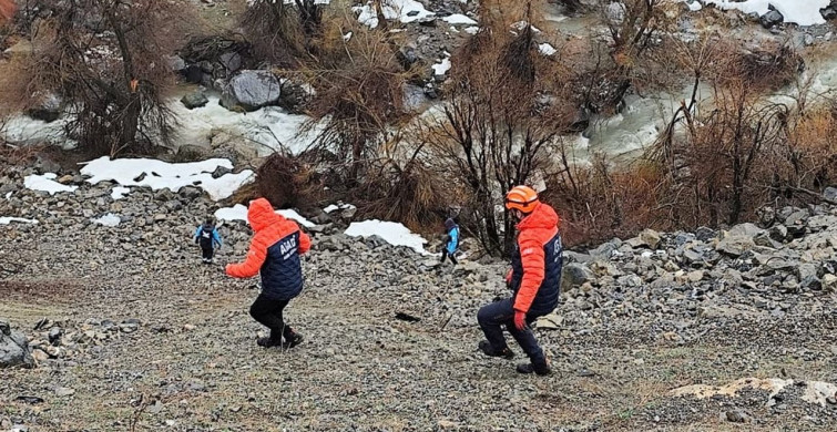 Hakkari'de Şarampole Düşen Araçta Hayat Kayıpları