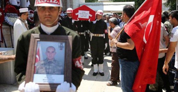 Hakkari'de Şehit Düşen Er Metin Yıldız Son Yolculuğuna Uğurlandı