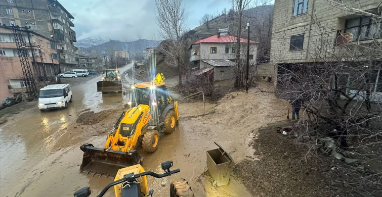 Hakkari'de Şiddetli Yağış Sonrası Heyelan Olayı