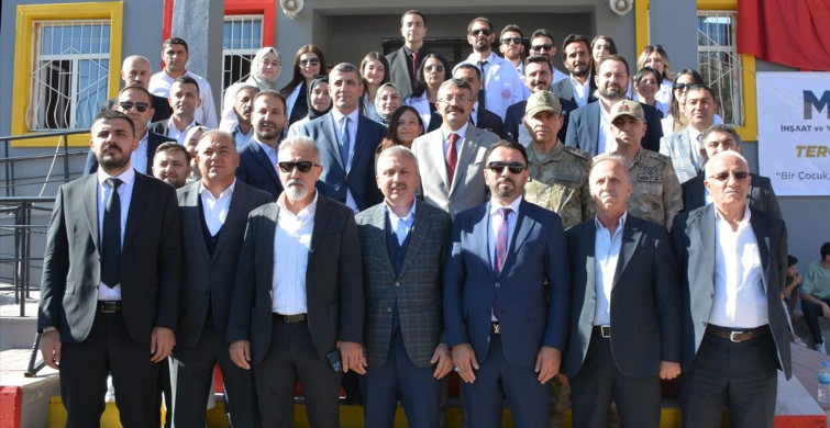 Hakkari'de Yenilenen Köy Okulu Açıldı