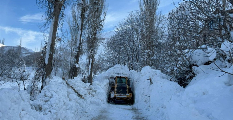 Hakkari'deki Çığ Felaketi Sonrası Ulaşım Yeniden Sağlandı