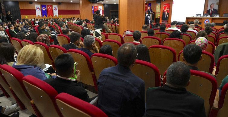 Hakkari'deki Uluslararası Eğitim Bilimleri Kongresi Başladı