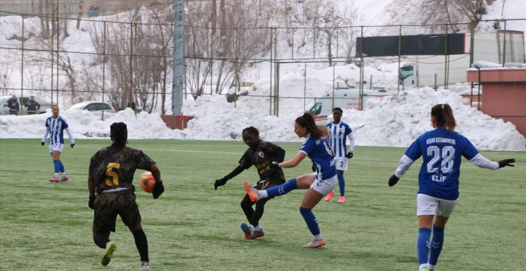 Hakkarigücü Kadın Futbol Takımı, Gaziantep ALG Spor'u 5-0 Mağlup Etti