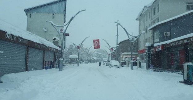 Hakkari-Şırnak Karayolu Çığ Nedeniyle Kapandı