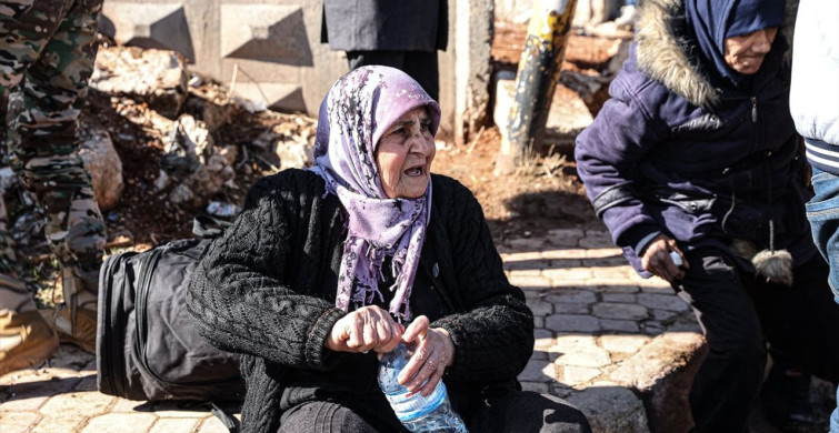 Halep'te Sivil Tahliyeleri Devam Ediyor