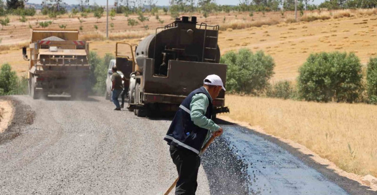 Haliliye kırsalında yollar sathi asfalt kaplamayla yenileniyor