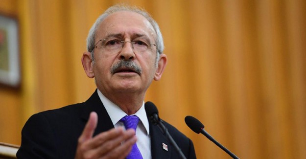 Halk CHP'li Belediyeyi Pankartlarla Protesto Etti