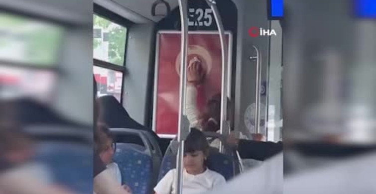 Halk otobüsündeki bayrağı silen kadına Başkan Şerifoğulları’ndan hediye