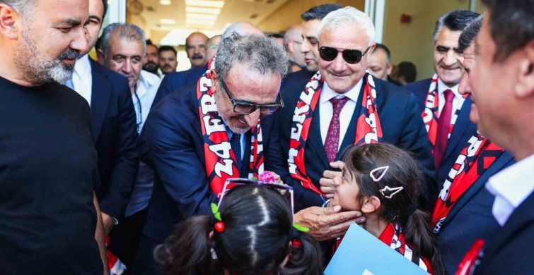 Hamdi Ulukaya, memleketi Erzincan’da büyük bir heyecanla karşılandı