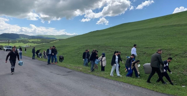 Hanak’ta çevre bilinci için toplu çöp toplama etkinliği