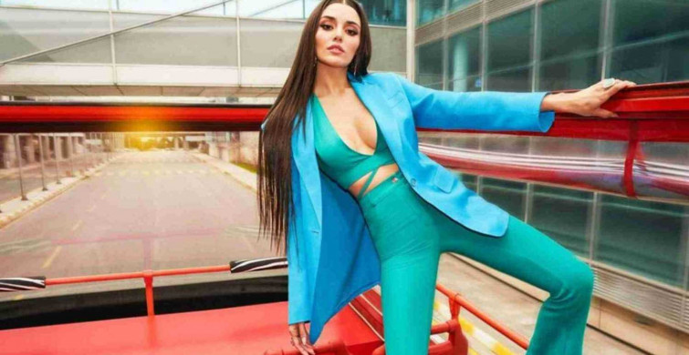 Hande Erçel paylaşımı ile nefesleri kesti! Göğüs dekolteli pozu sosyal medyayı salladı