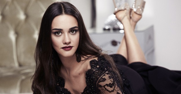 Hande Soral'ın Erkek Kardeşini Görenler Şaşkınlığını Gizleyemedi!