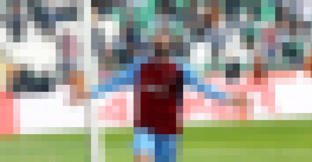 Hangi Ünlü Futbolcu Eşinden Boşandı?