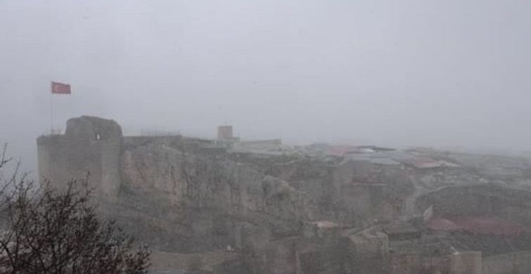 Harput’ta Beyaz Bir Masal: Kar Yağışı Tarihi Mekanları Kapsadı