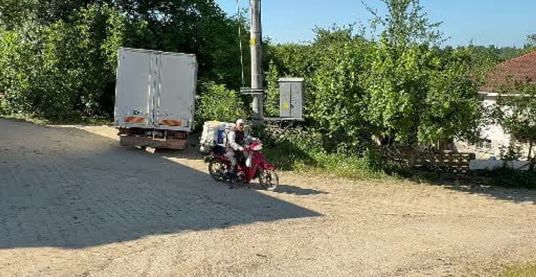 Hasan Yılmaz, 56 yıldır köy köy dondurma satıyor
