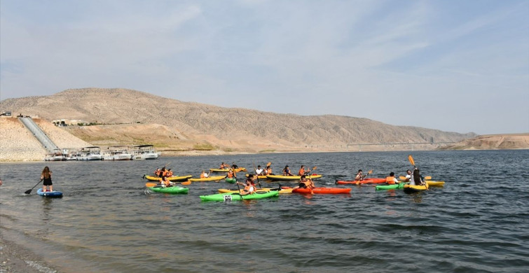 Hasankeyf'te Kano ve SUP Etkinliğiyle Su Sporları Öğrencilerle Buluştu Hasankeyf'te Kano ve SUP Etkinliğiyle Su Sporları Öğrencilerle Buluştu