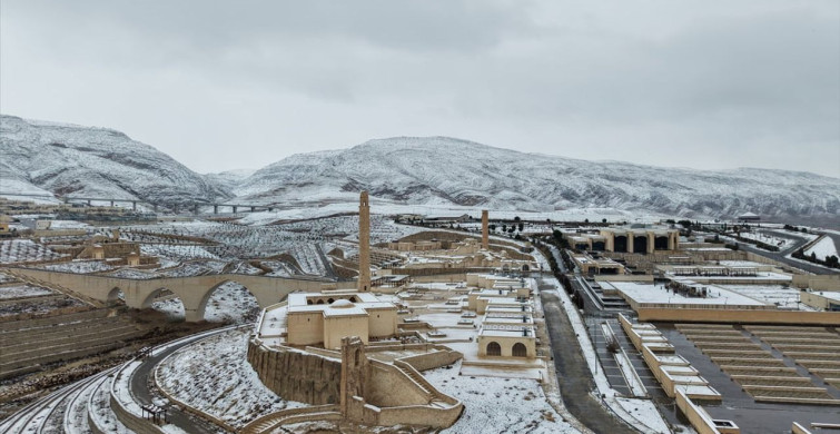 Hasankeyf'te Kış Manzarası: Tarihi Yapılar Karla Kaplandı