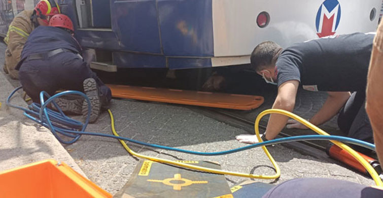 Haseki'de Tramvayın Altında Kalan Vatandaş Ağır Yaralandı