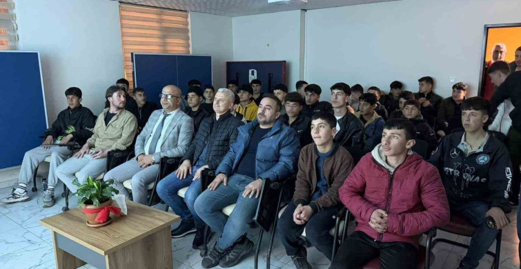 Hasköy'de Milli Maç Coşkusu