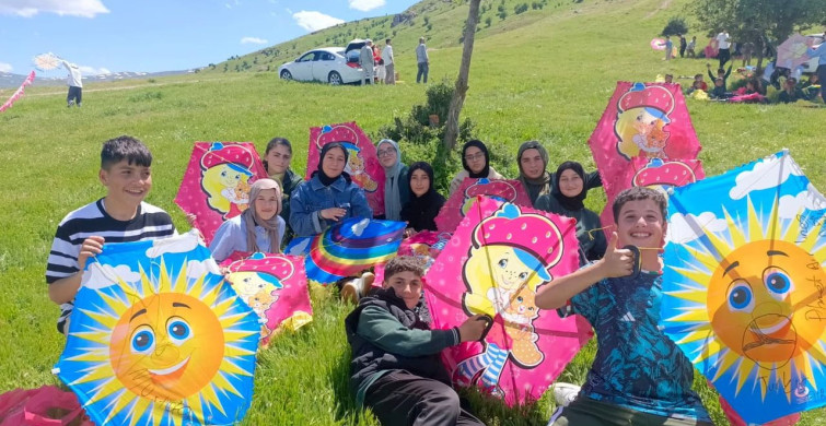 Hasköy'de Renkli Uçurtma Şenliği Gerçekleştirildi