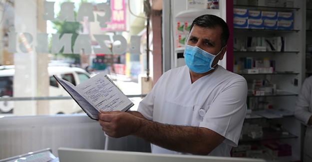 Hastaların Eczanelere Olan 30 Bin Liralık Borcunu Ödedi