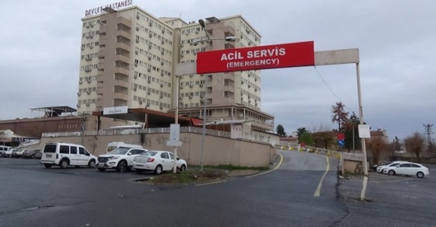 Hastaneye Akın Ettiler! Diyarbakır'da Gıda Zehirlenmesi