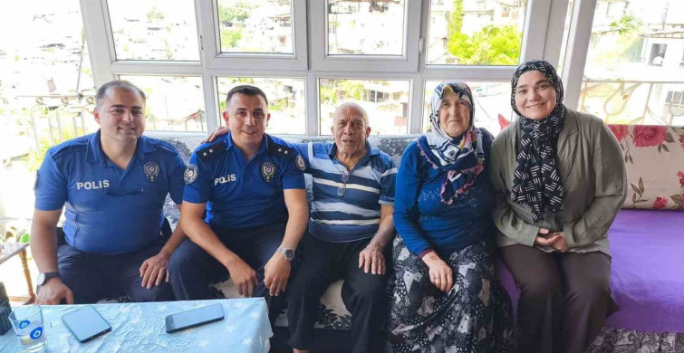 Hatay polisi, şehit ailelerine Babalar Günü ziyareti gerçekleştirdi