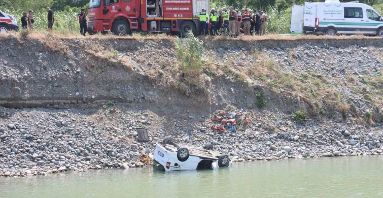 Hatay'da balık tutmaya giderken aracının nehre uçması sonucu bir kişi hayatını kaybetti