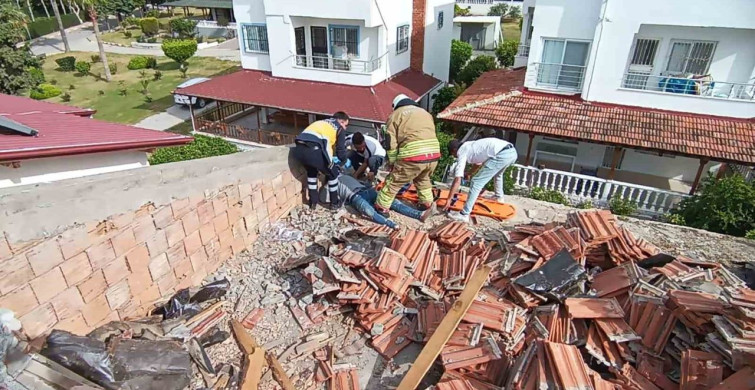 Hatay'da Çatı Tadilatında İşçi Yaralandı