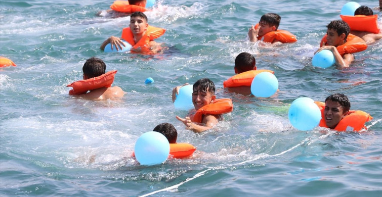 Hatay'da Denizcilik Şenliği Coşkusu
