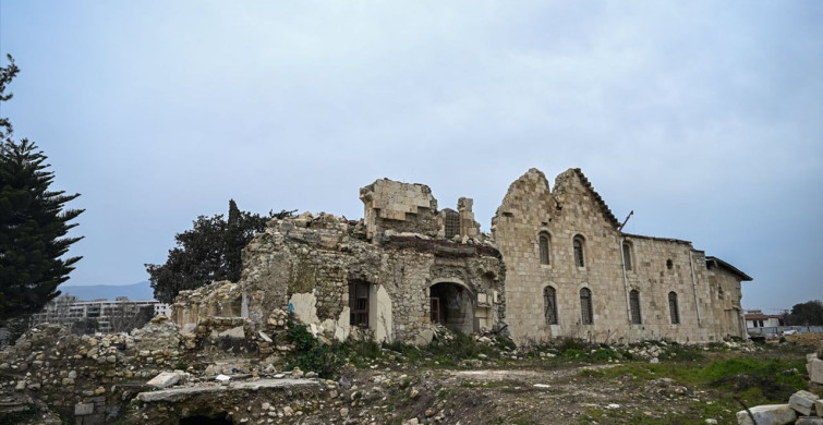 Hatay'da Depremzede Anısına Ayin Düzenlendi