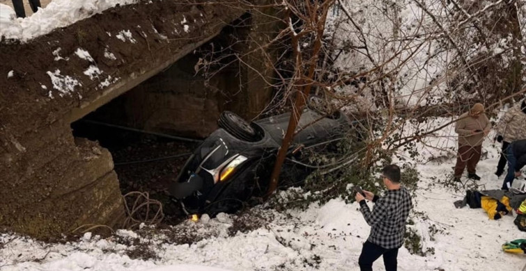 Hatay'da Dereye Düşen Otomobilde Beş Yaralı